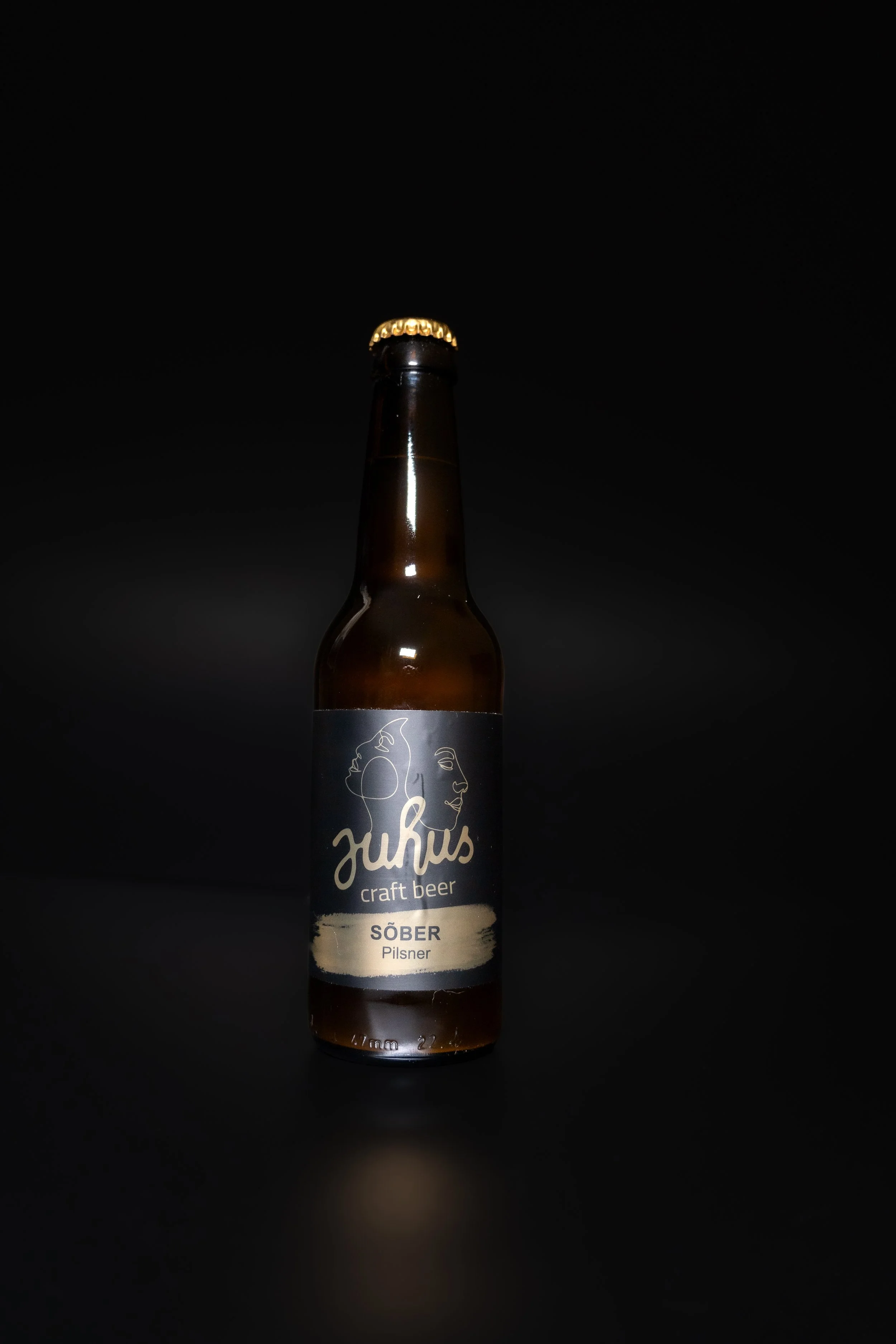 Juhus black-2.jpg