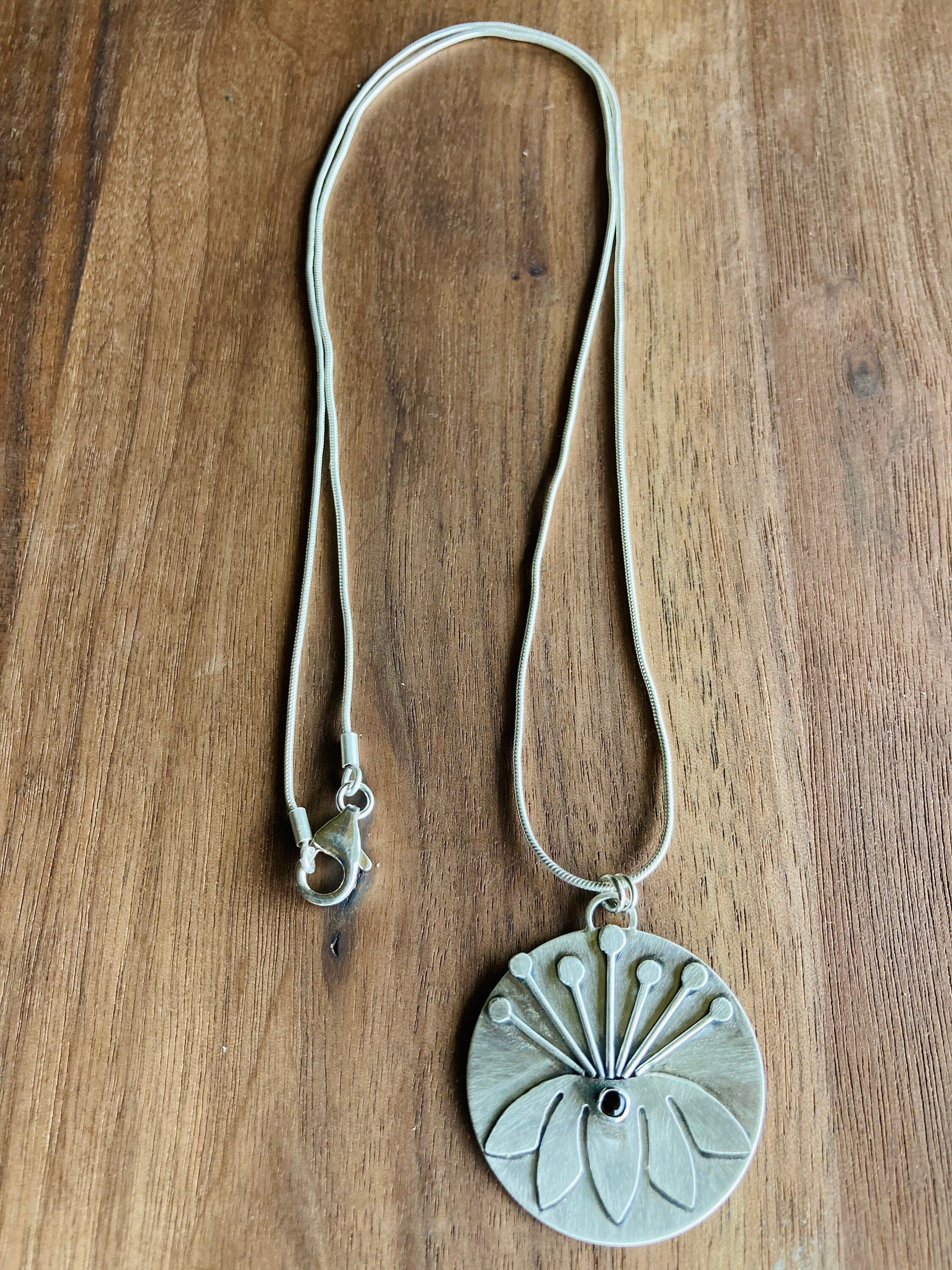 https://i.etsystatic.com/43075727/r/il/caa212/4919385007/il_fullxfull.4919385007_mofp.jpg