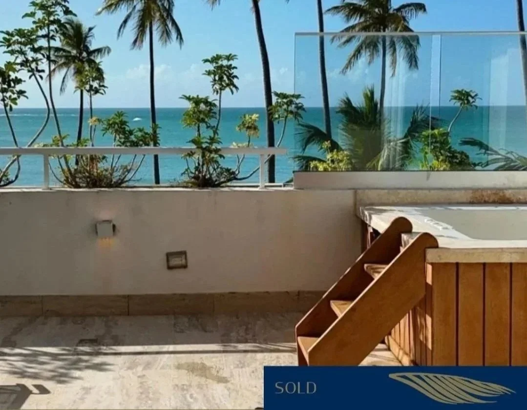 WATERFRONT PENTHOUSE