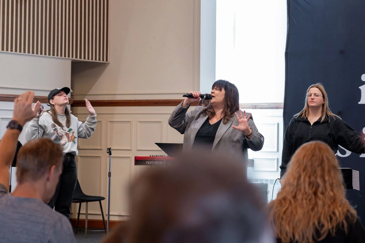 The Gathering Church - Robbinsdale, MN - Twin Cities Region Church Service