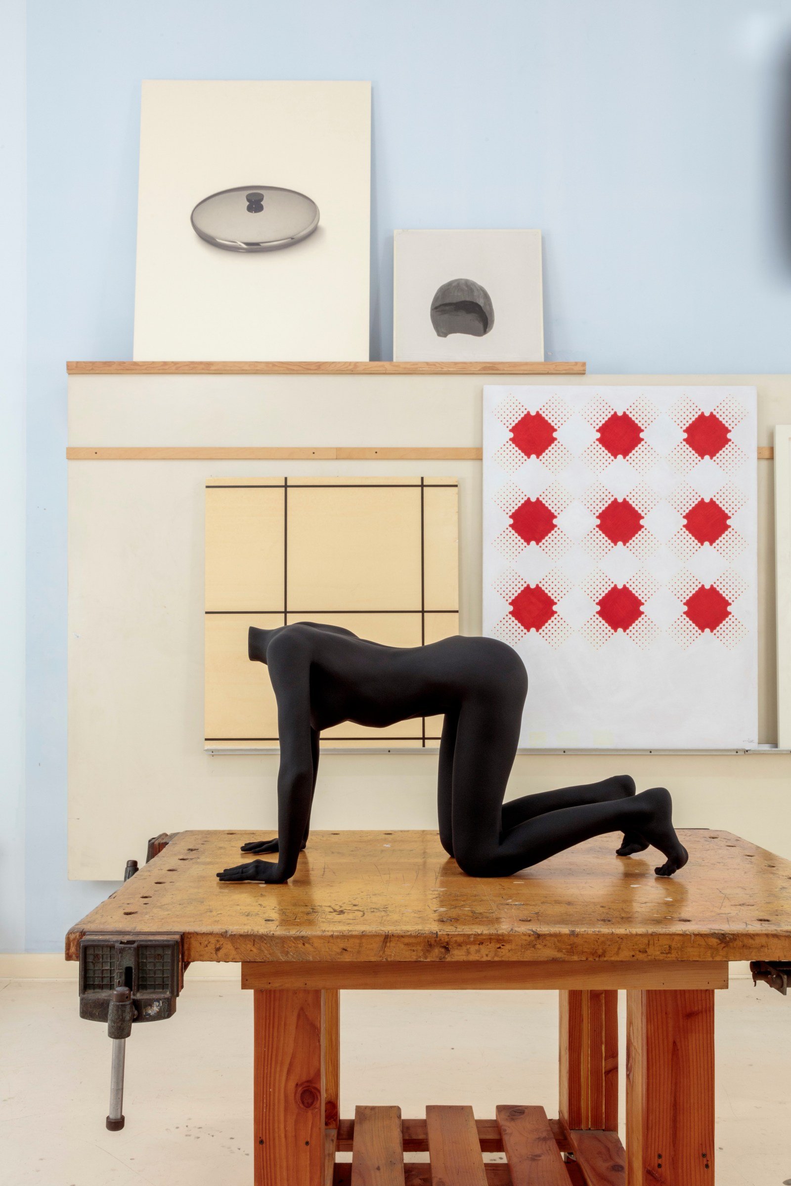 Isabella Albuquerque x Robert Therrien