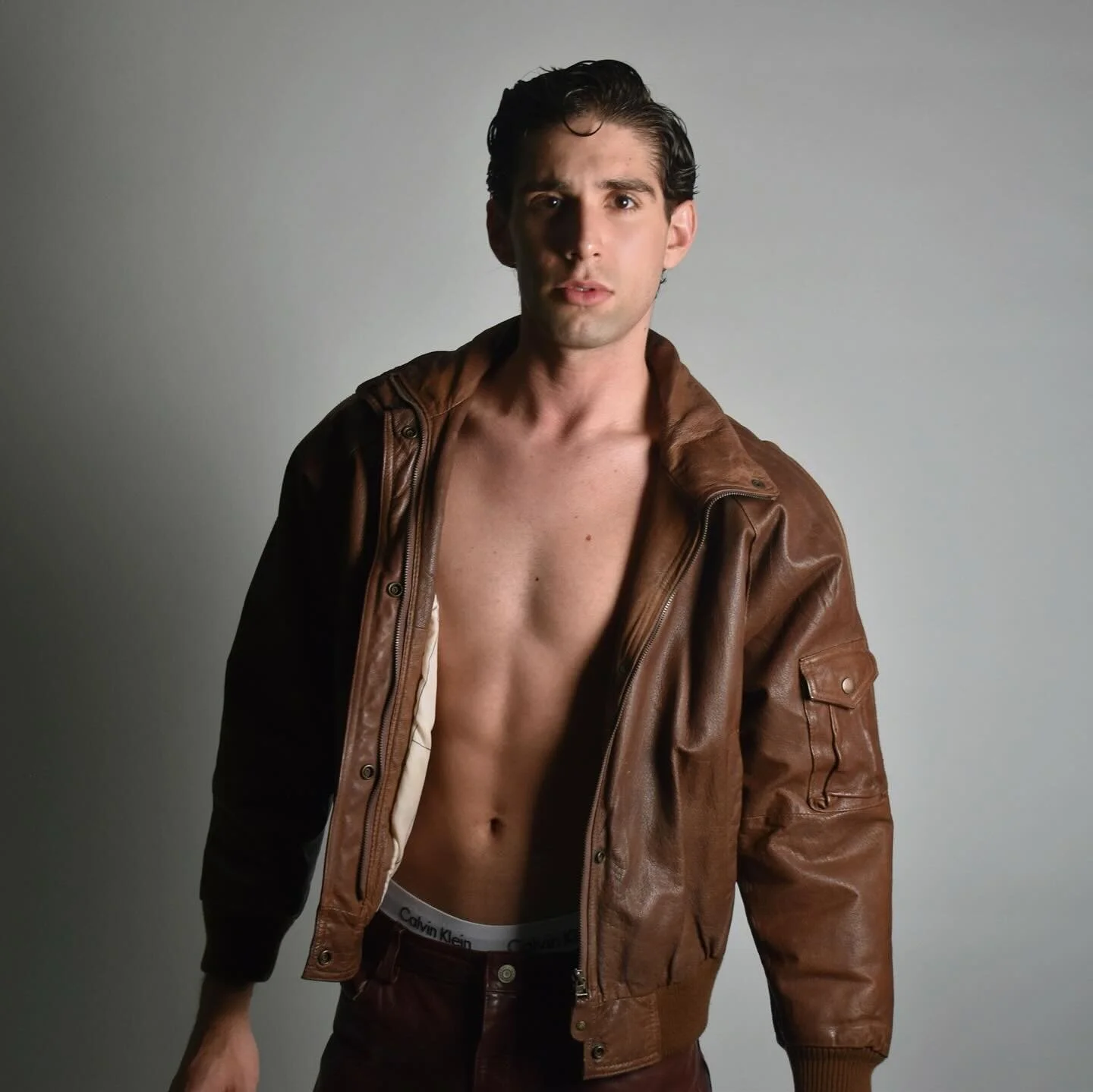 I got lost on the way to the runway 🤧
-
-
📸-@adrianmaurii 
#calvinklein #photoshoot #vintage