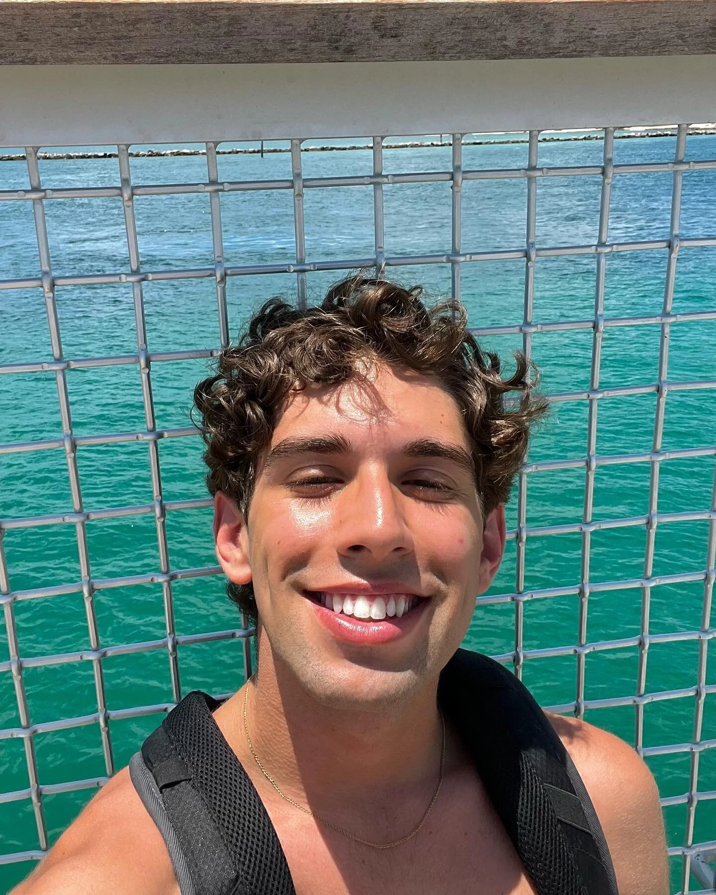 I&rsquo;ve been to the beach 7 times in the past 2 weeks ☀️🏝️🐚
&bull;
&bull;
&bull;
&bull;
#summer #beach #smile #adventure