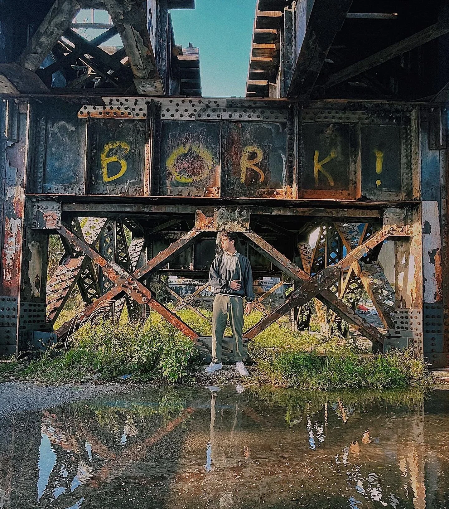 post-apocalyptic papi
&bull;
&bull;
&bull;
📷: @tico.boga