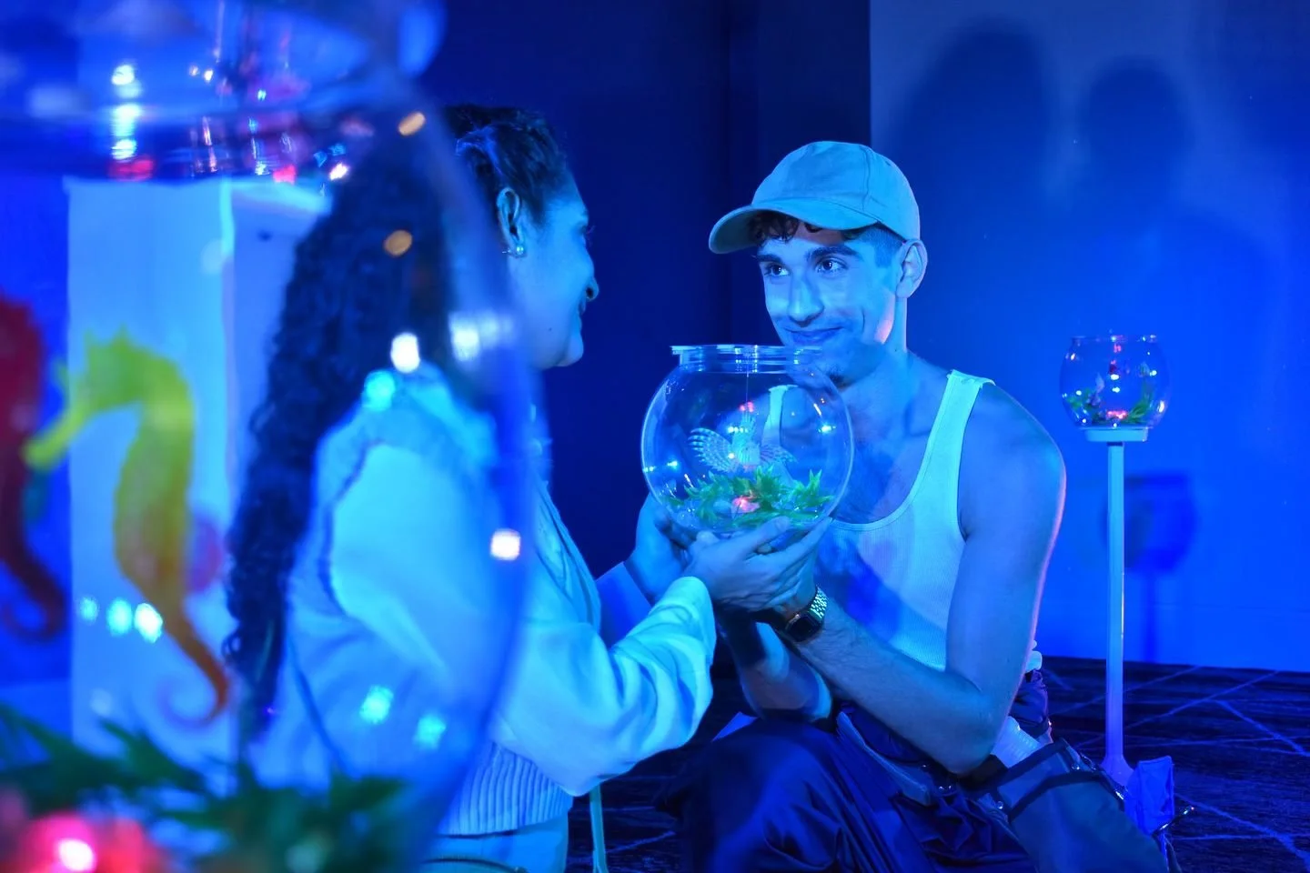 MICROTHEATER MIAMI - Temporada de Micromusicales

📅 Viernes y Sabados de 8 a 11 PM
📍Embassy Suites - Hilton Miami Airport / 3974 NW S. River Dr.
🎫Tickets $12 por obra o $30 por 3 obras. / Parking $7

EL ACUARIO:
Juan es un joven encargado de un ac