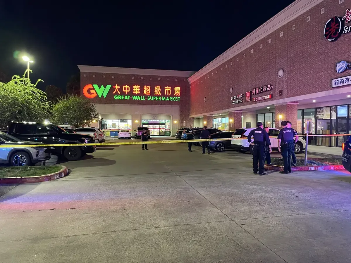 Security Guard, Customer Critically Injured in Shootout Following Dispute Over Dog at Houston Supermarket