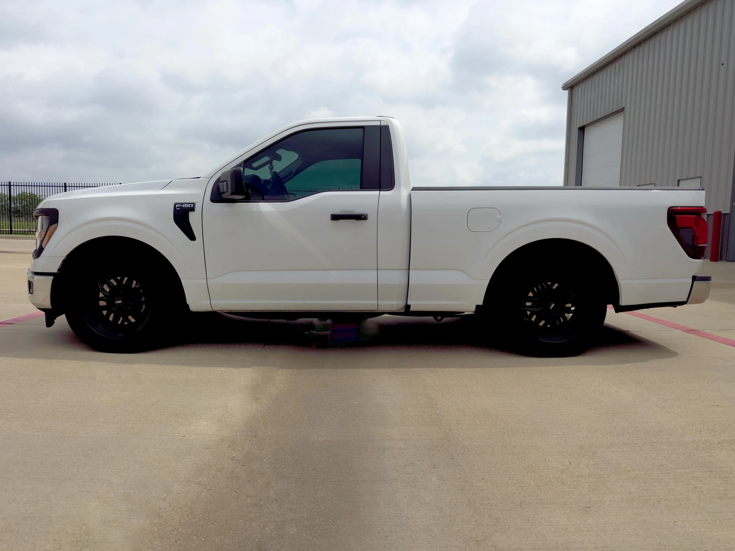 @ridetechsuspension 3/5 performance lowering kit ✅ @weldwheels Lagunas ✅ @corsaperformance exhaust ✅ Hit us up for all your Ford F-150 upgrades!