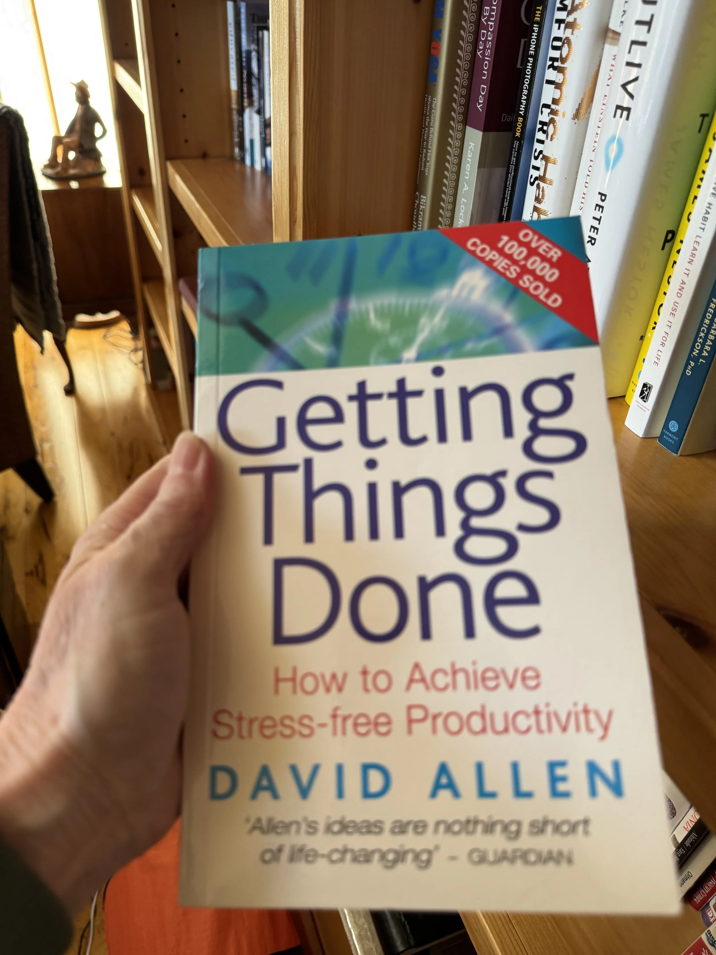 Book cover titled "Getting Things Done - David Allen"