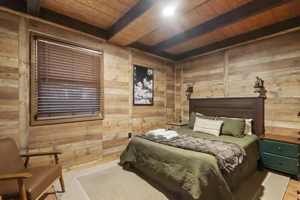 The+third+bedroom+in+the+lower+level Large.jpeg