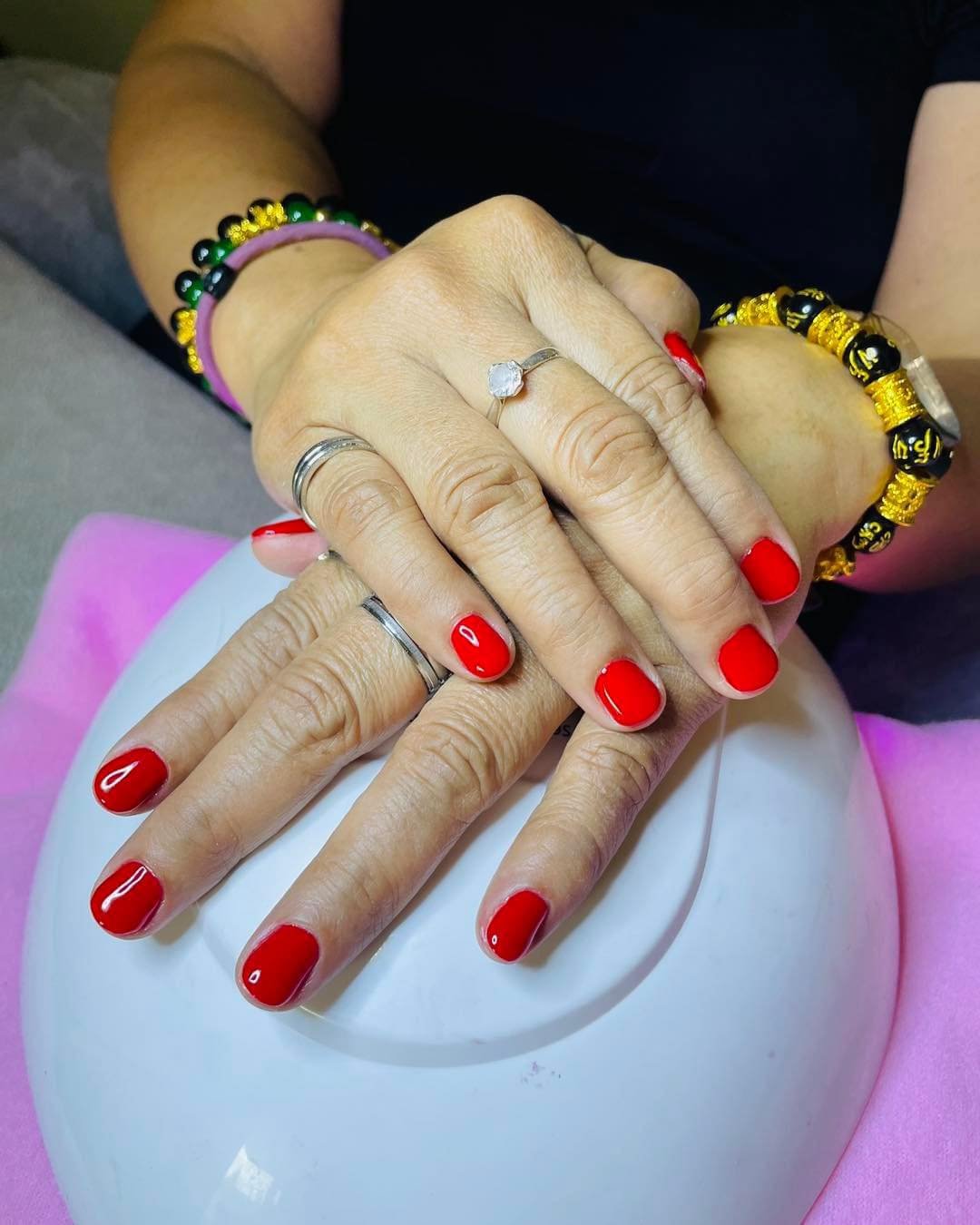 Discover the allure of gel polish perfection, where every stroke is a masterpiece and every nail a canvas. Elevate your style and unleash your inner artist. Come, let your nails speak volumes with our stunning gel designs.

#gelnails #gelmanicure #ge