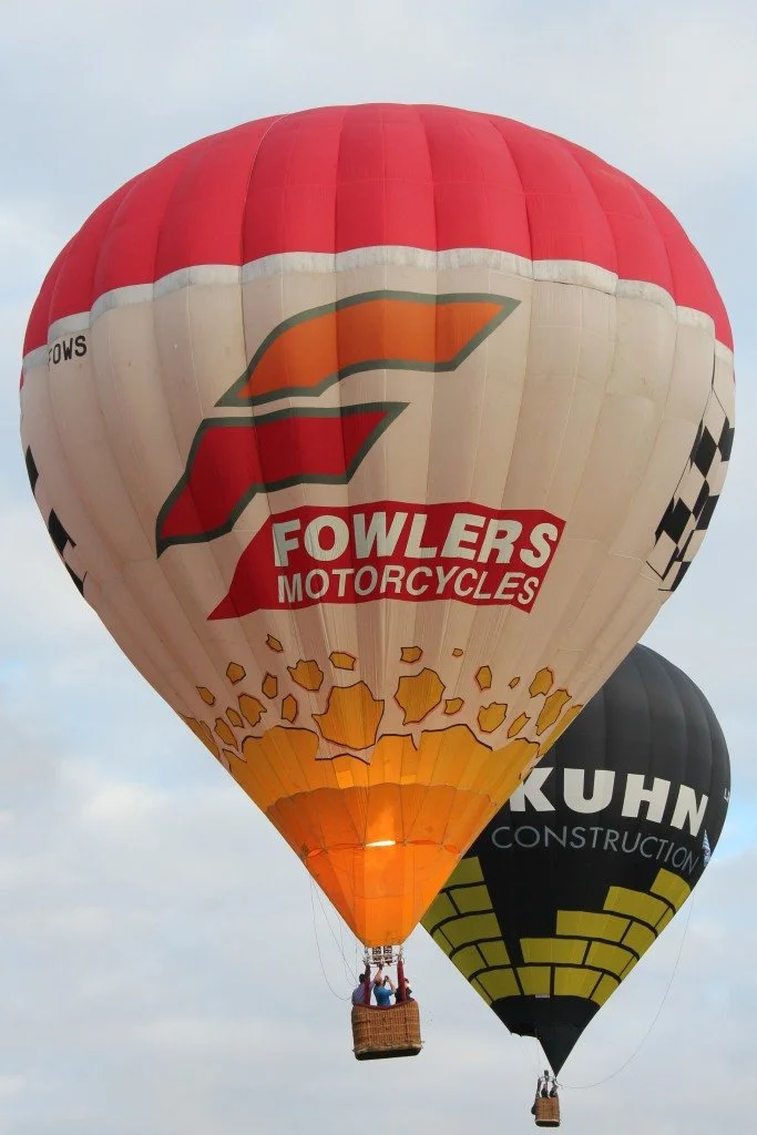 D10-988 (G-FOWS_LX-BKU)