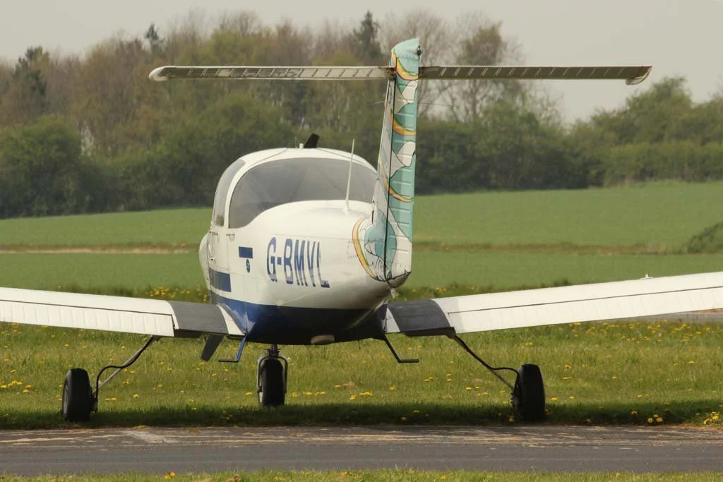 D12-611 (G-BMVL).jpg