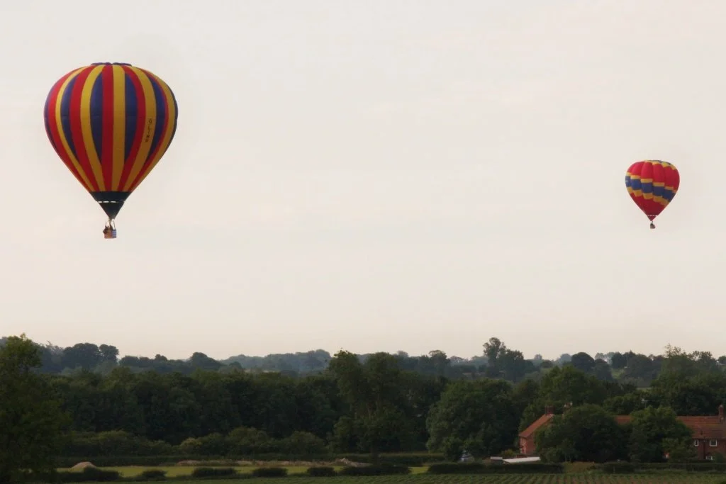 D7-324 (G-LIMP_G-BVPV)