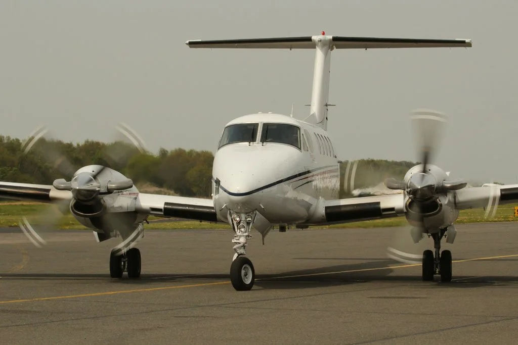 D12-621 (N888HJ).jpg