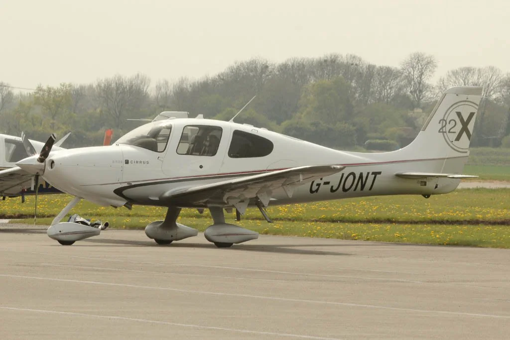 D12-615 (G-JONT).jpg