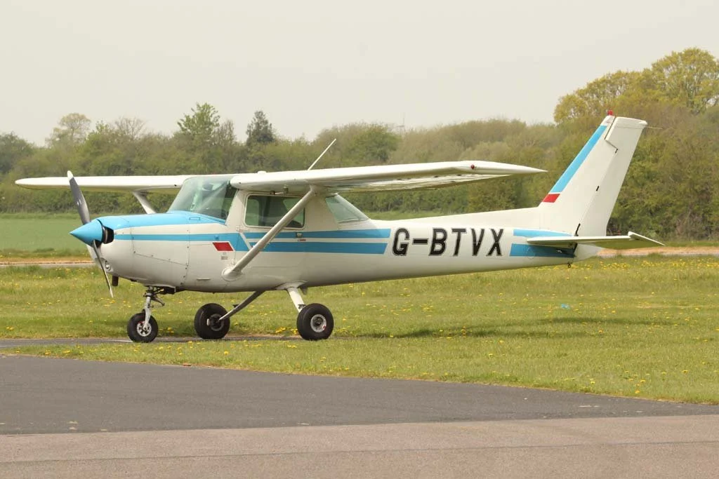 D12-612 (G-BTVX).jpg