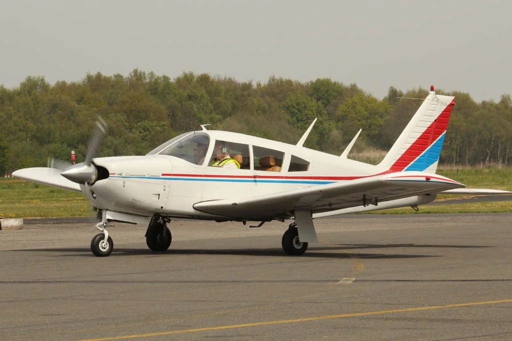 D12-591 (G-AVYT).jpg