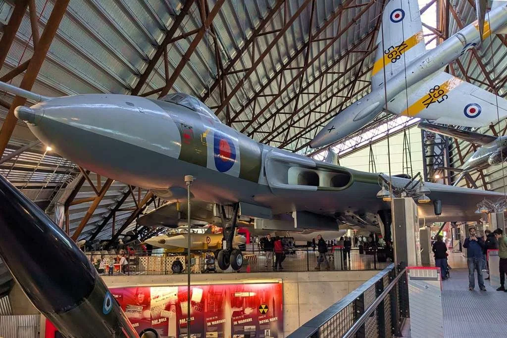 25Oct27_XM598_(1)_SR