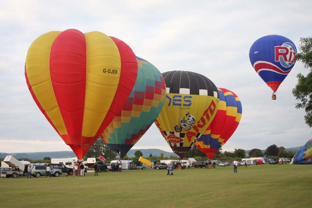 D4-338 (G-OJEN, BXCN, BXDZ, BVPV, RIXY).jpg