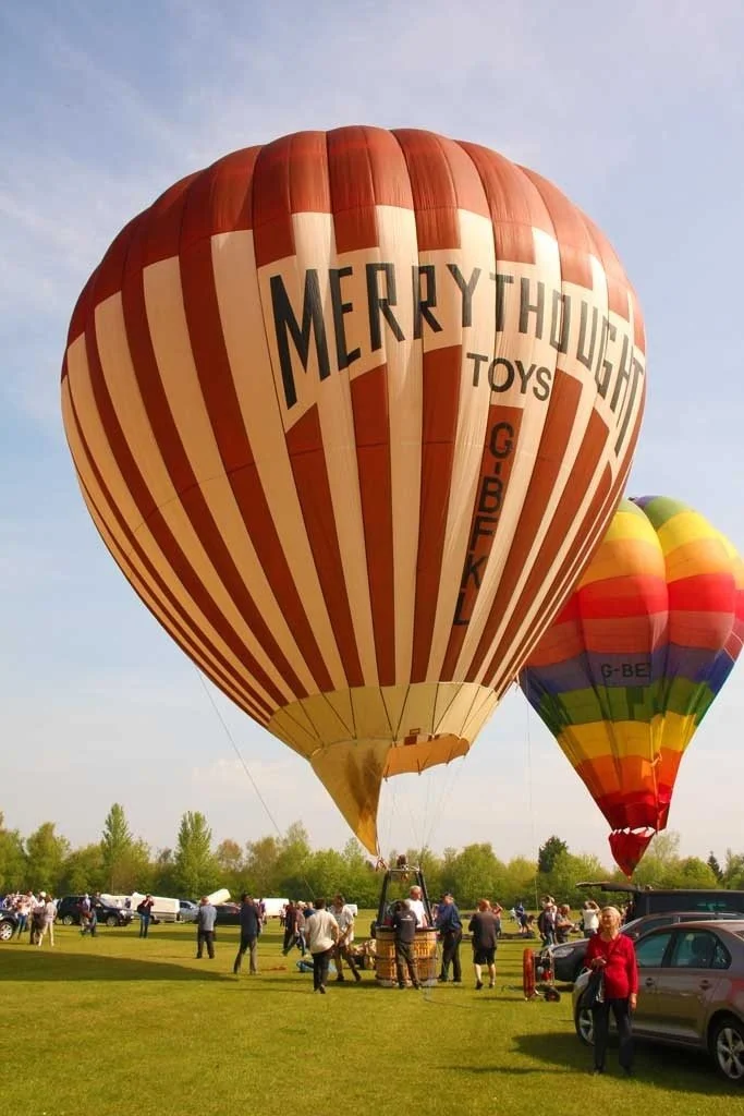 D12-654 (G-BFKL).jpg