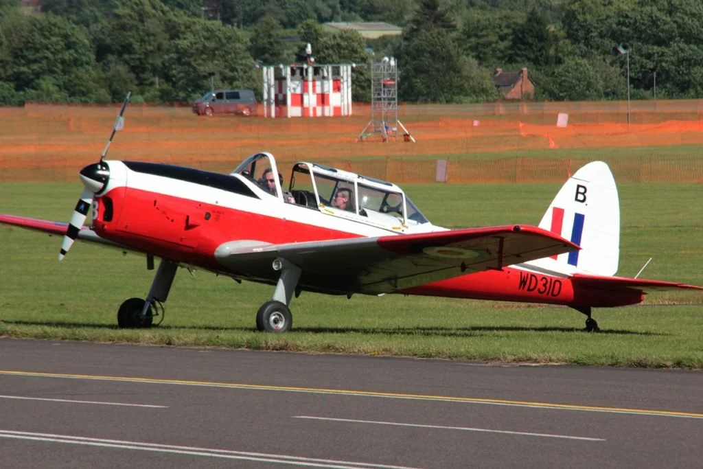 26Jun12_G-BWUN_WD310_(2)_SR