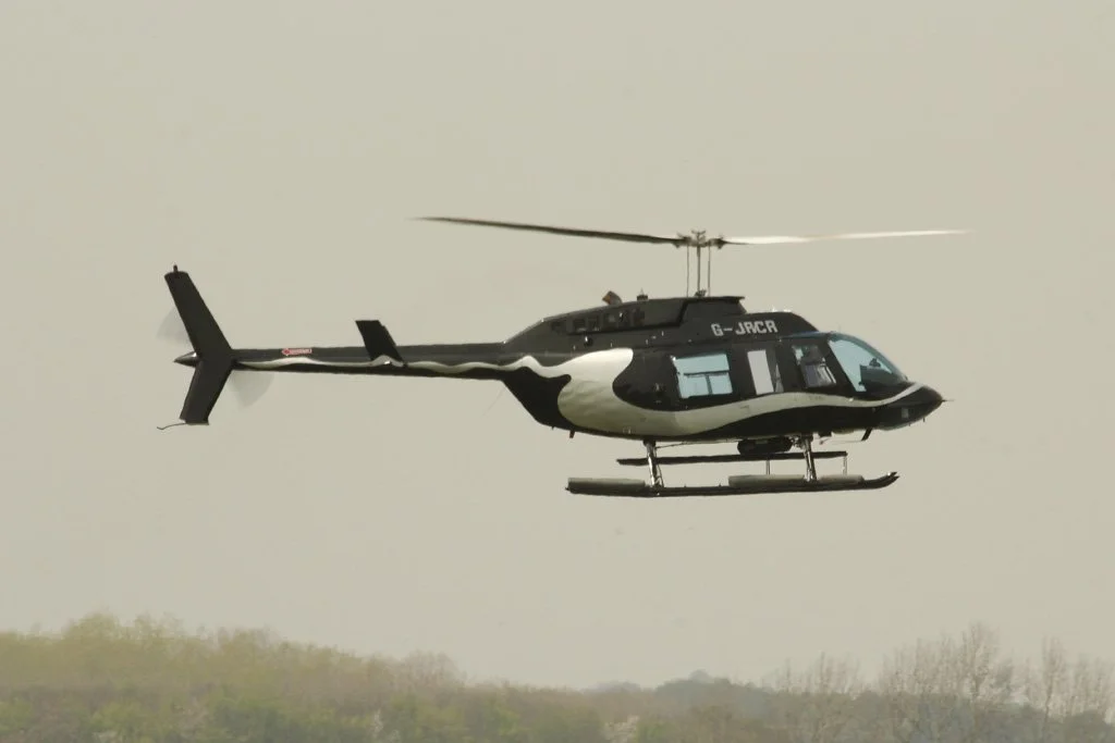 D12-610 (G-JRCR).jpg