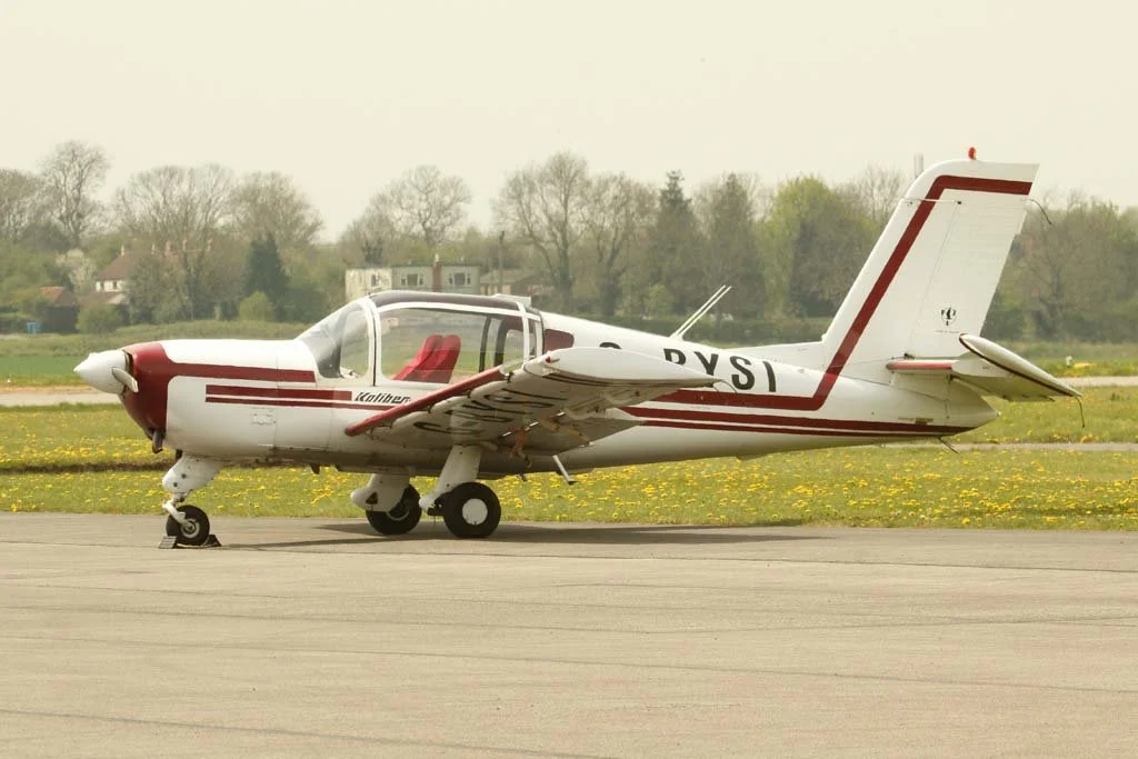 D12-586 (G-BYSI).jpg