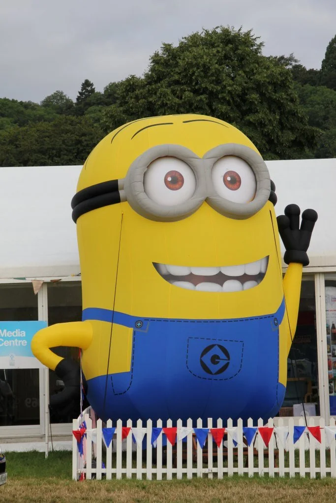 D11-8 (Advertising Inflatable)