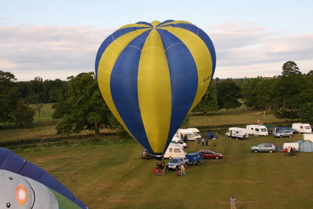 D7-319 (G-SNOW_G-BVDB)