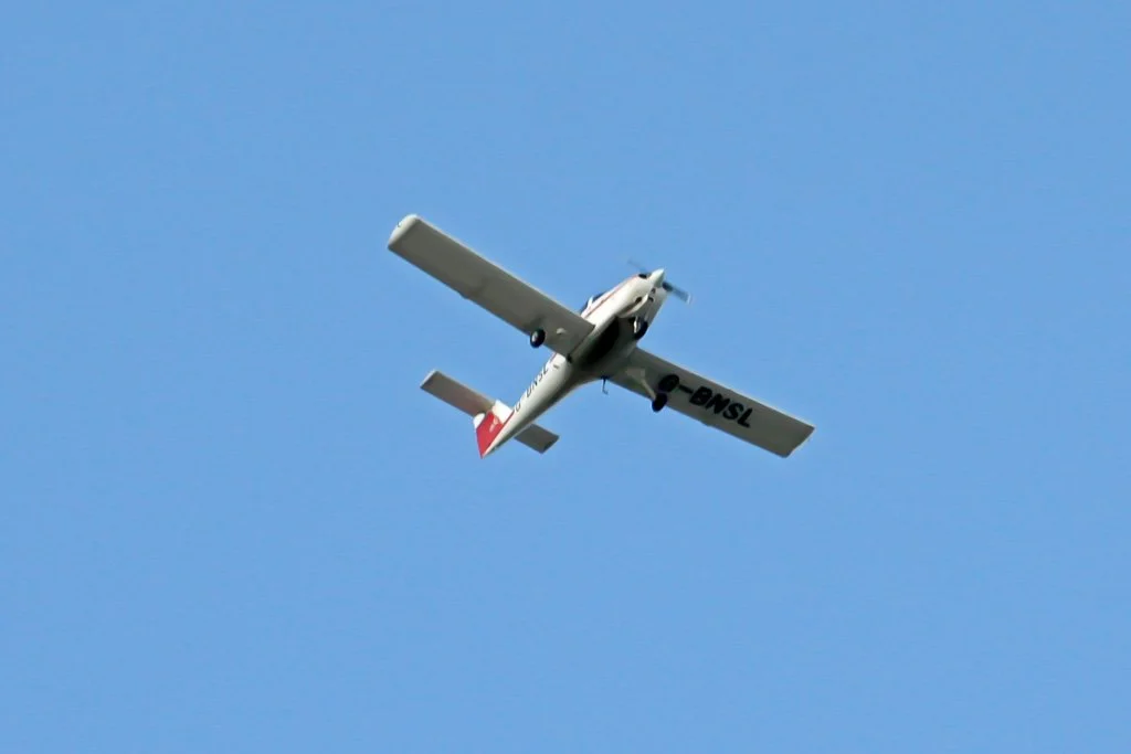 D13-296 (G-BNSL).jpg