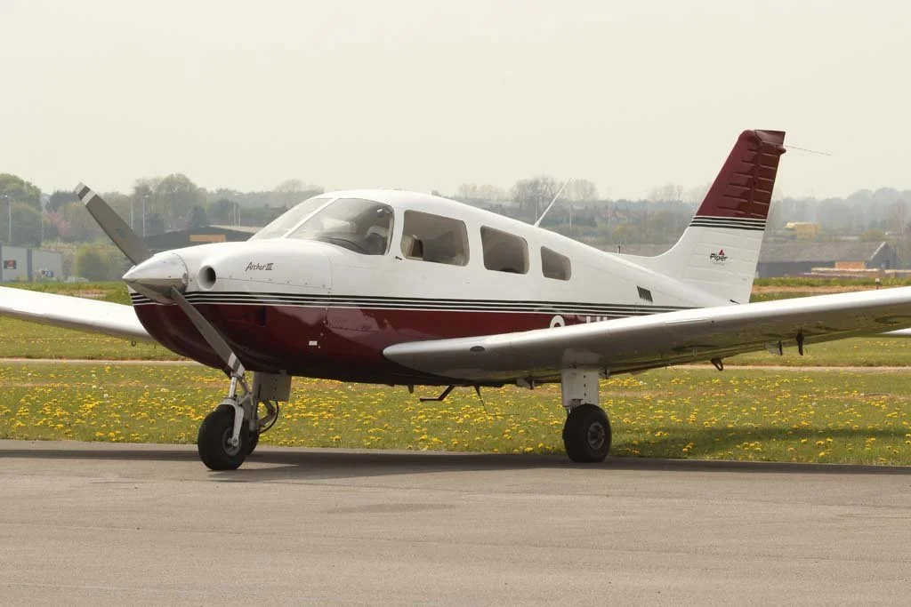 D12-614 (G-WLGC).jpg