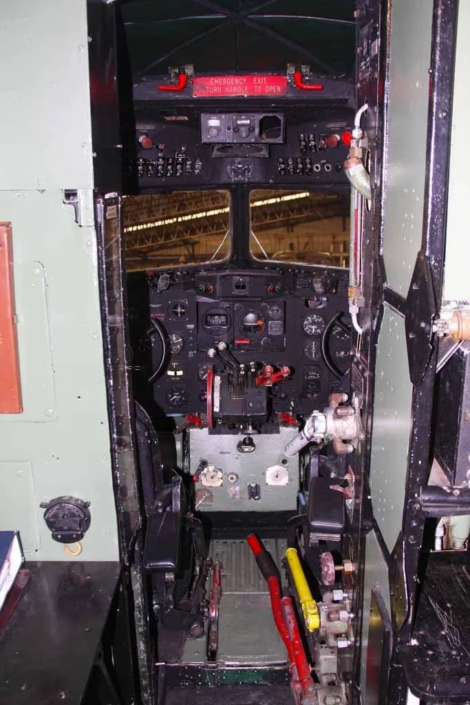 18Apr27_KN353_G-AMYJ(6)_SR.jpg
