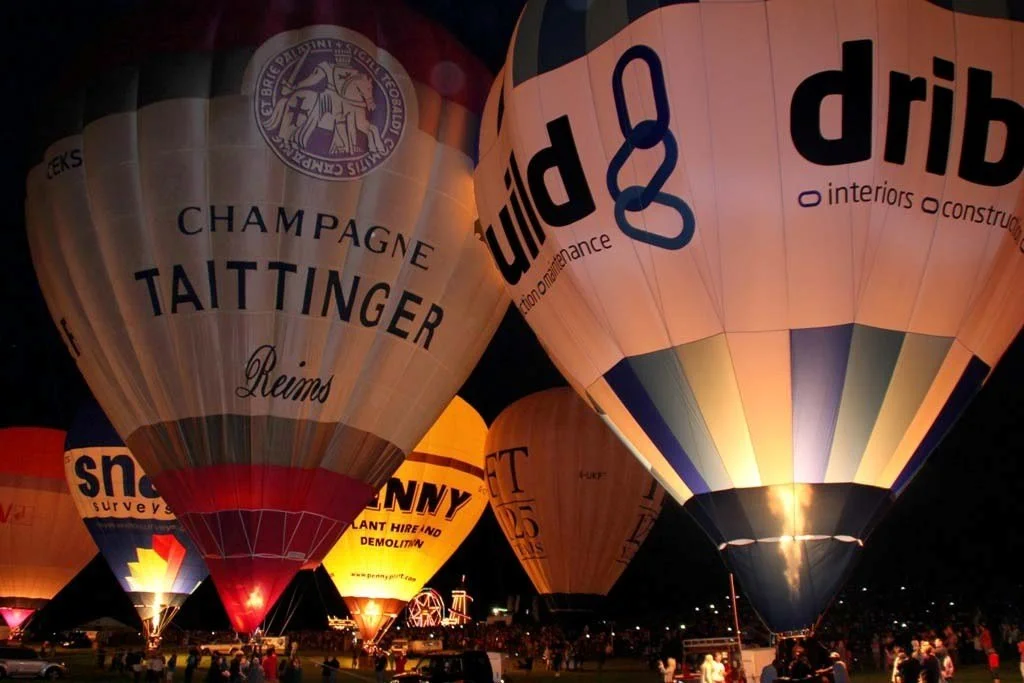 SR28 (Glow) Credit/Copyright Sue Reid