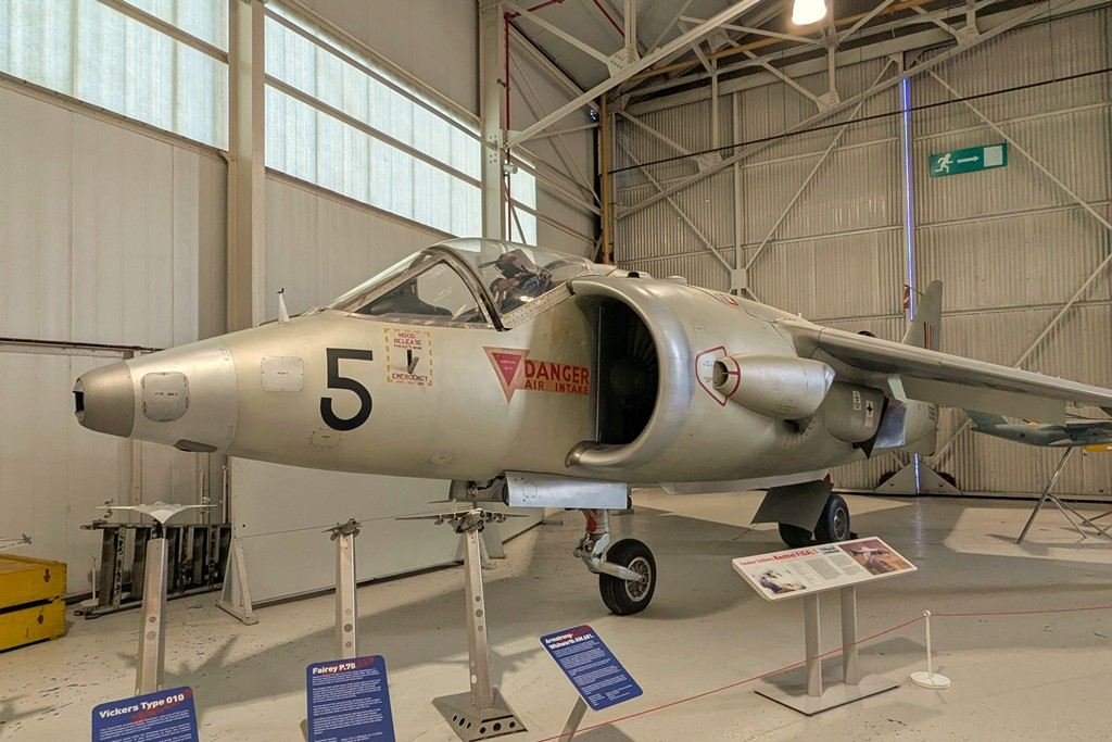 25Oct27_XS695_(1)_SR