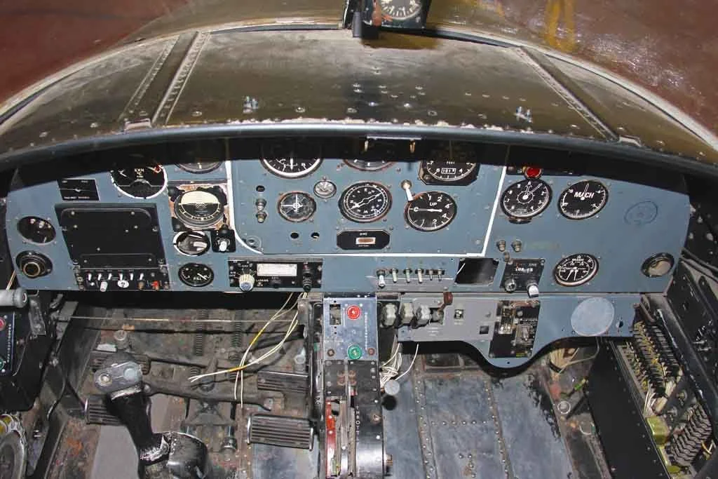 18Apr27_Cockpit_(3)_SR