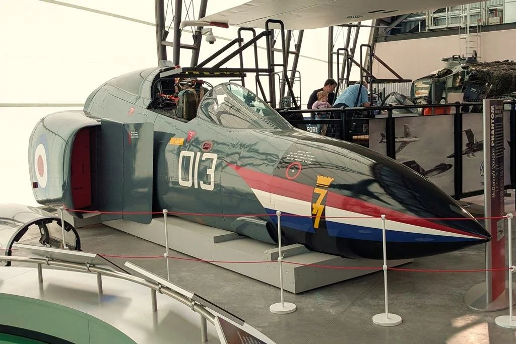 25Oct27_XV591_(1)_SR