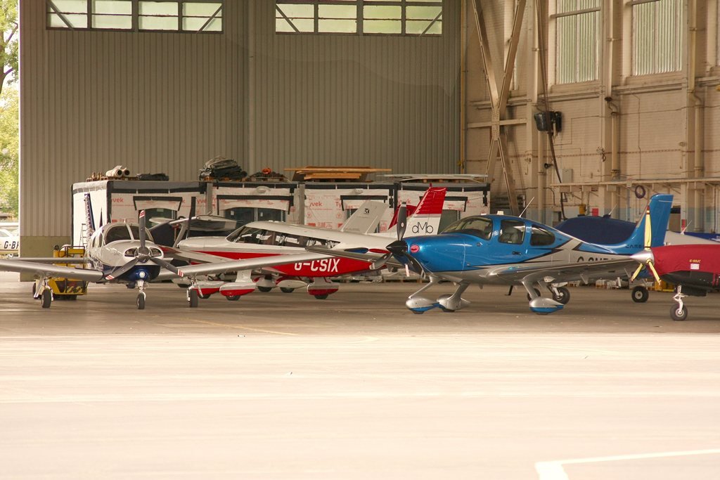 26Jul05_HangarView_(1)_SR