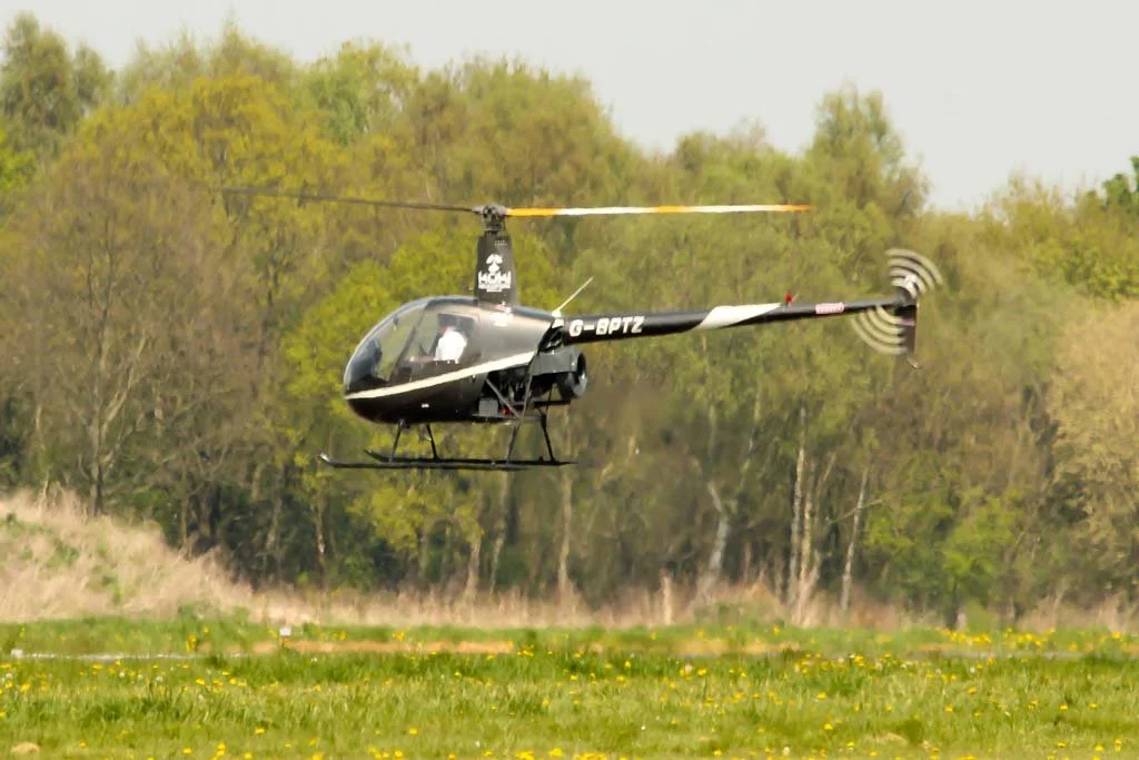 D12-829 (G-BPTZ).jpg