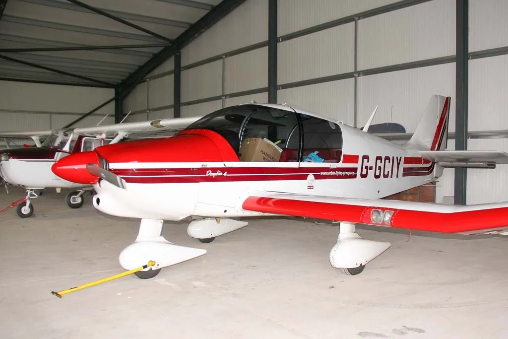 17Sep30_G-GCIY_SR