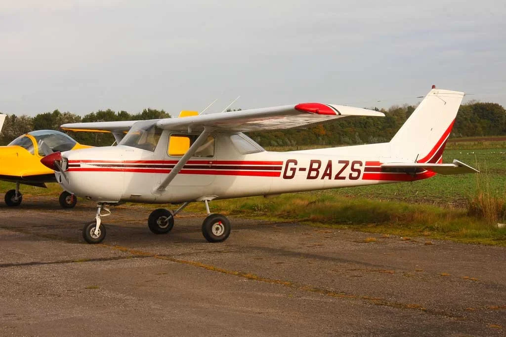 17Sep30_G-BAZS_SR