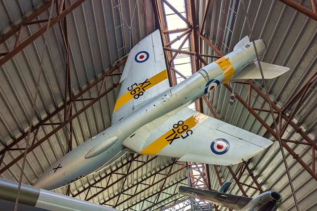 25Oct27_XL568_(1)_SR