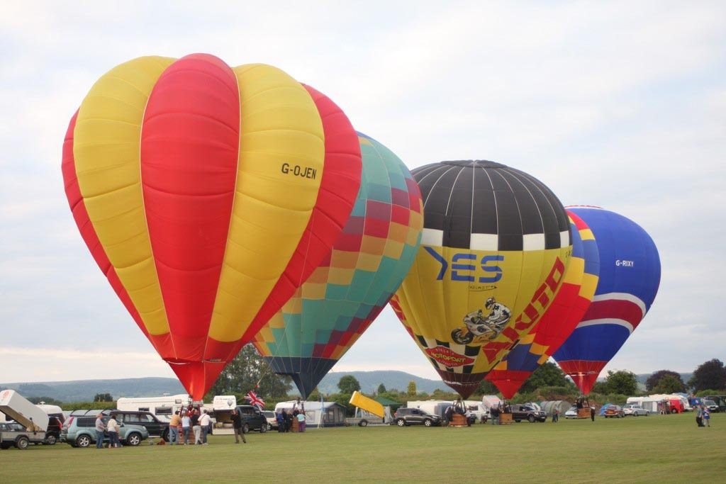 D4-337 (G-OJEN, BXCN, BXDZ, RIXY).jpg