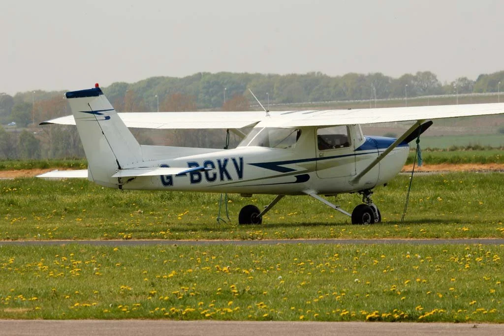 D12-836 (G-BCKV).jpg