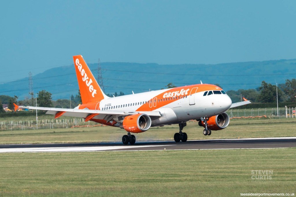 25Jun11_G-EZDL_(1)_SC Credit/Copyright Steve Curtis