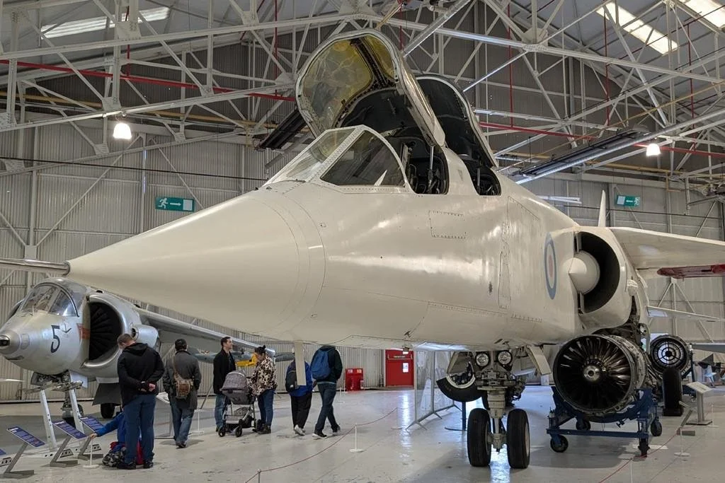 25Oct27_XR220_(1)_SR