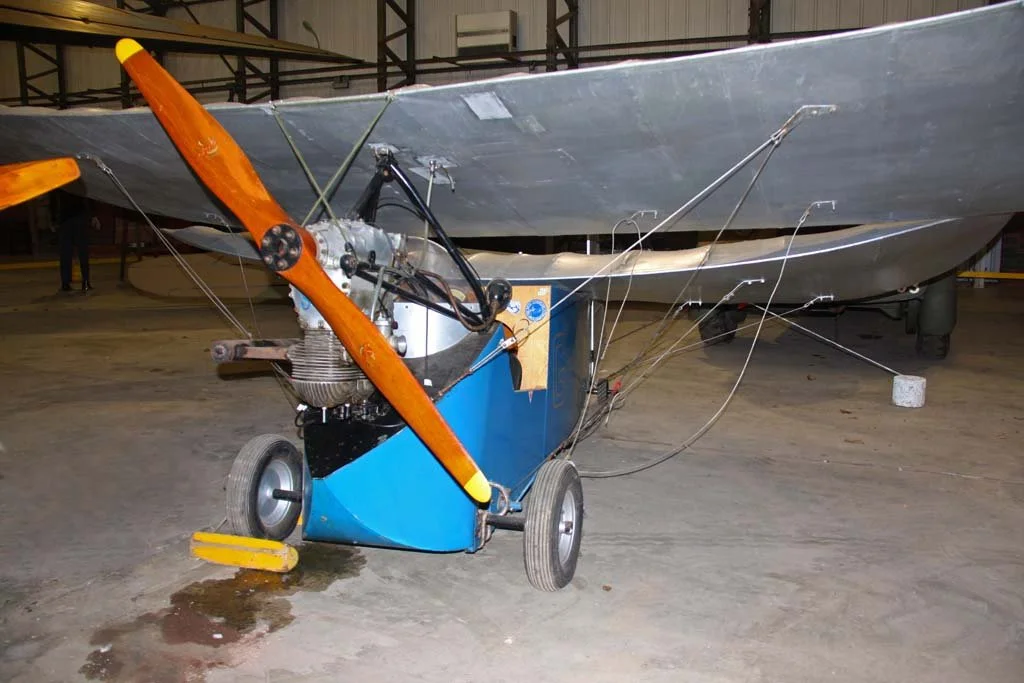18Apr27_G-AFFI(2)_SR.jpg