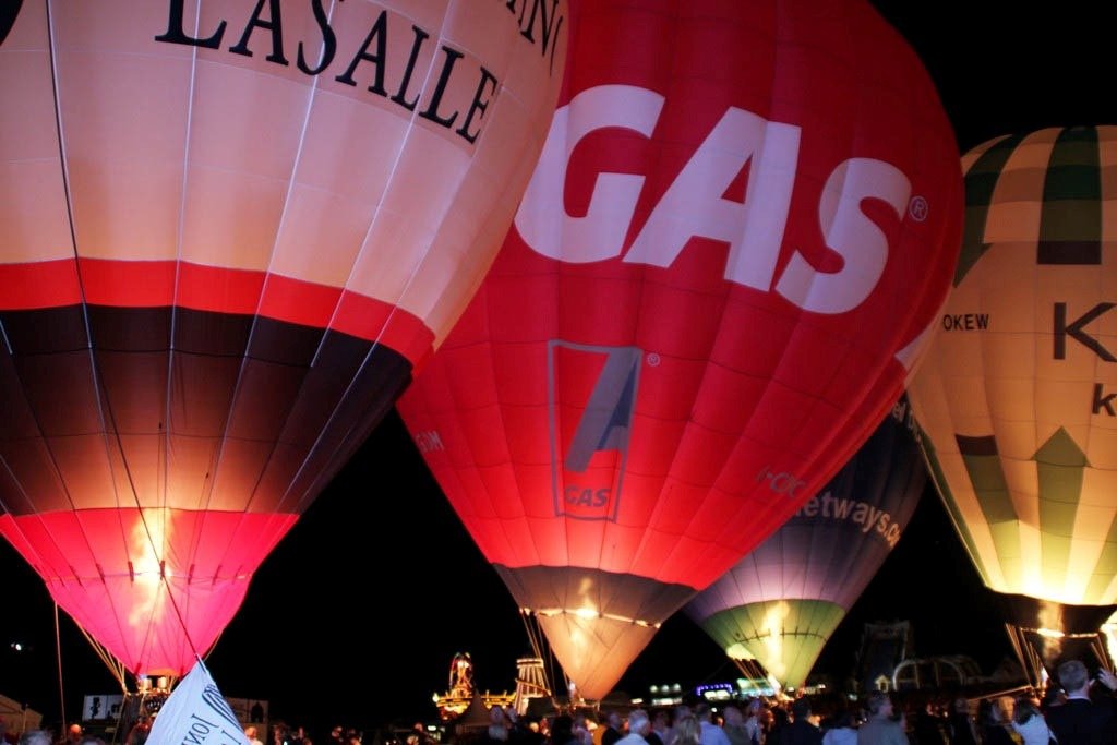 SR31 (Glow) Credit/Copyright Sue Reid