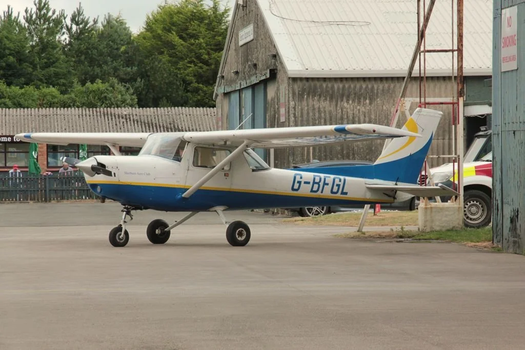 26Jul05_G-BFGL_(1)_SR