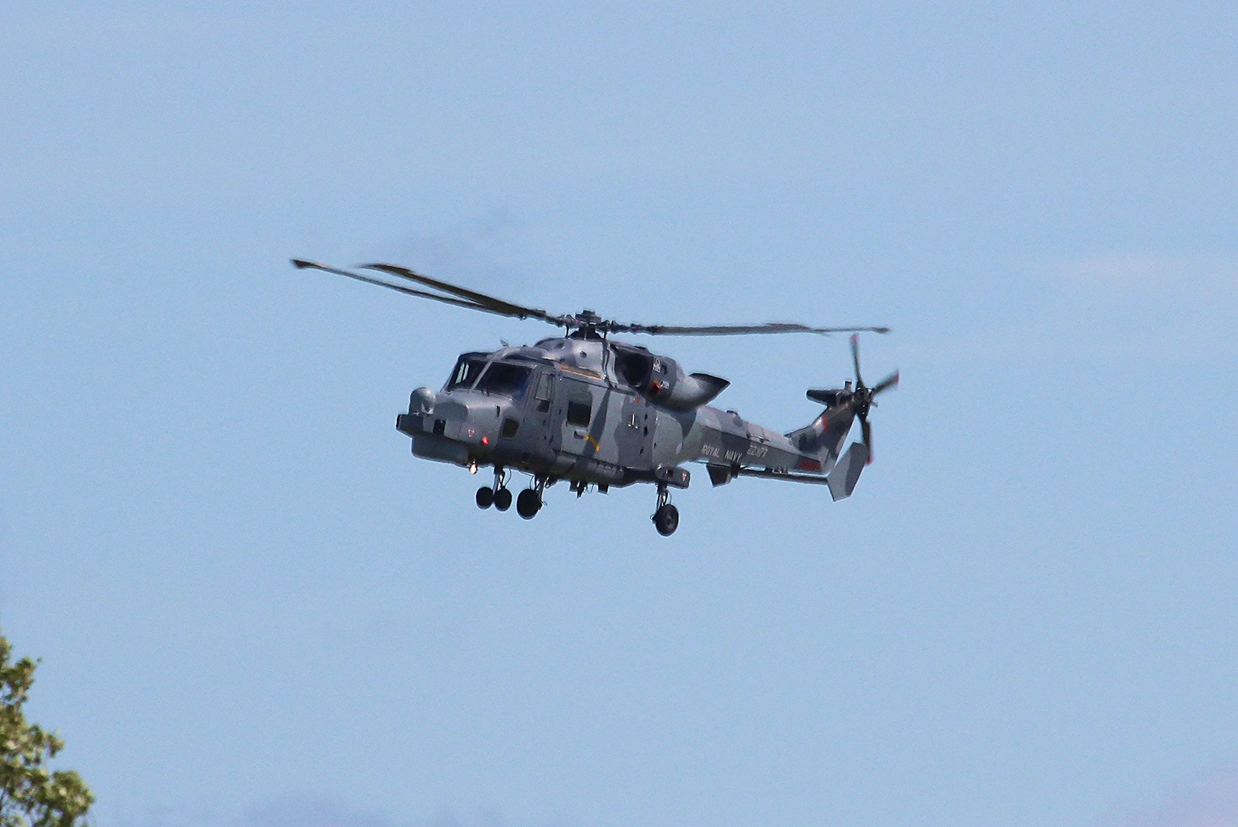 26Jun12_ZZ377_(2)_SR