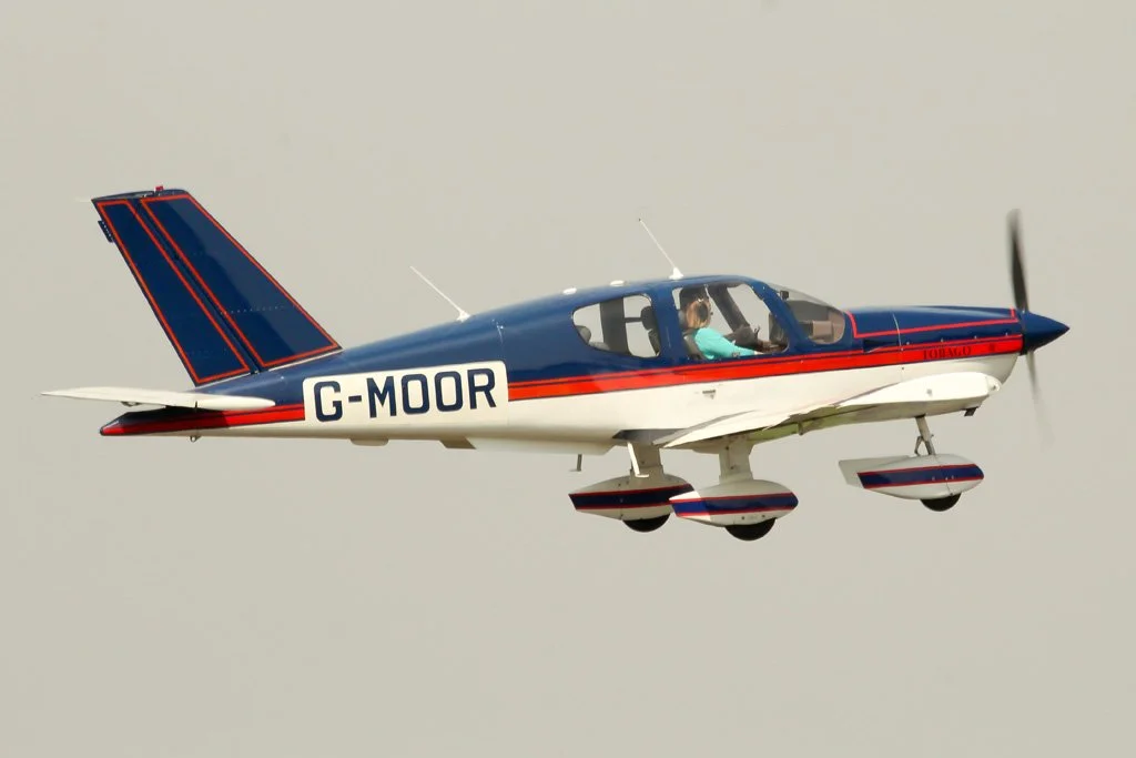 D12-814 (G-MOOR).jpg